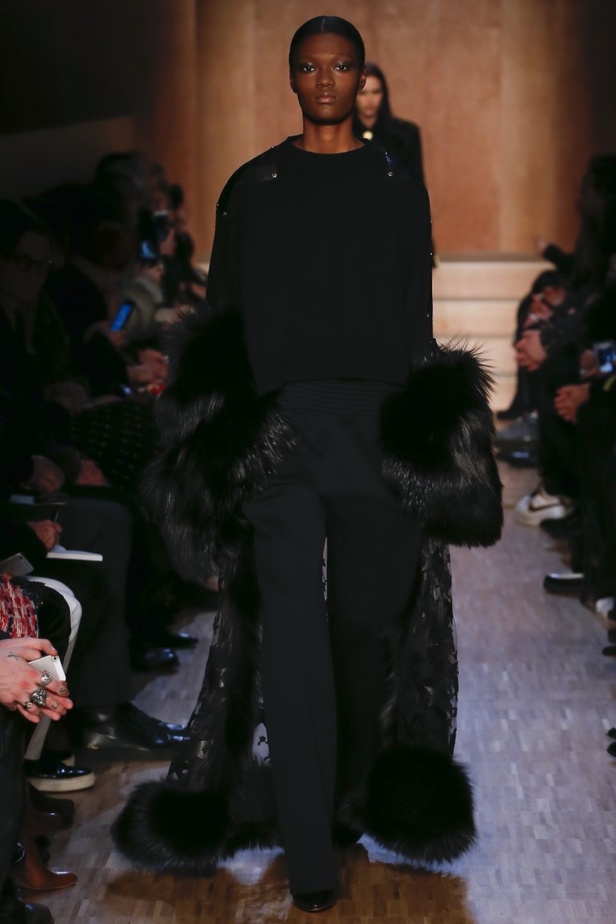 مجموعة جيفنشي لخريف وشتاء 2016-2017