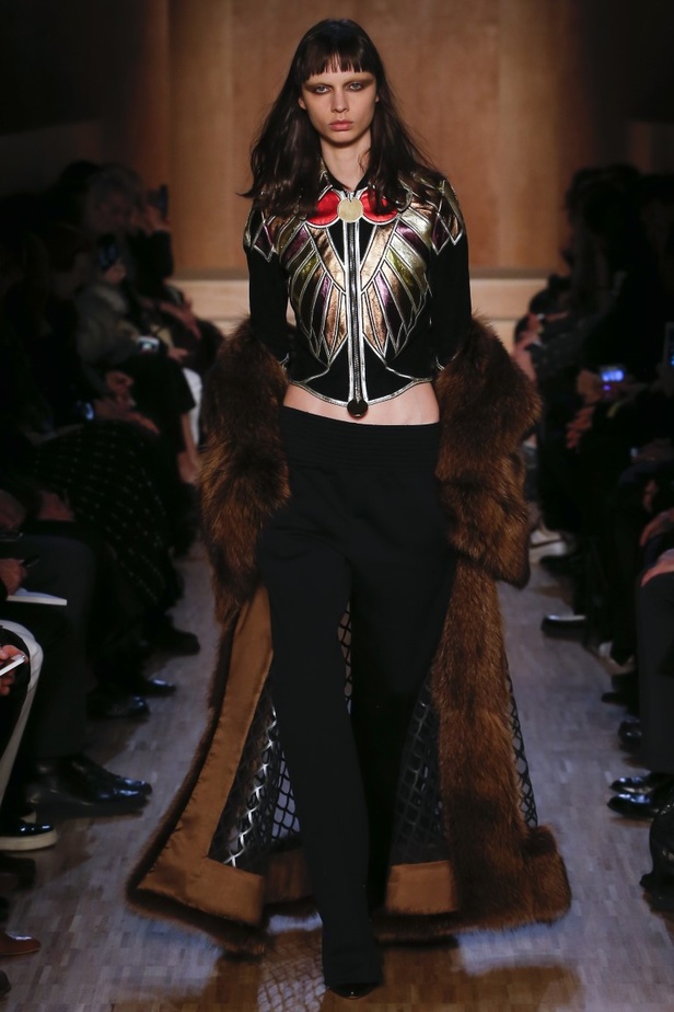 مجموعة جيفنشي لخريف وشتاء 2016-2017