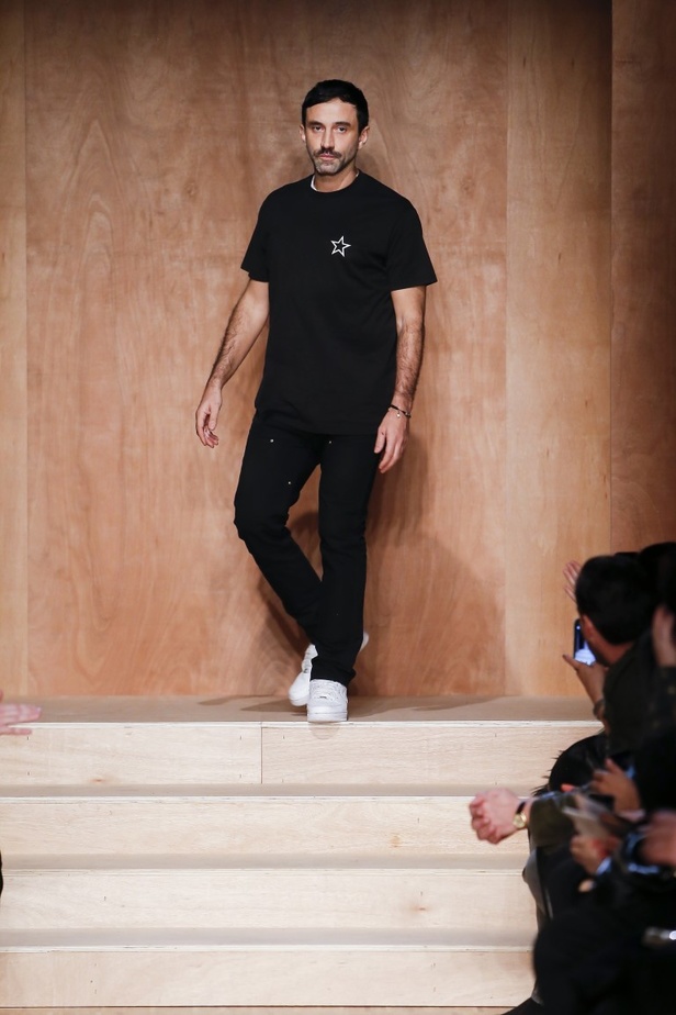 مجموعة جيفنشي لخريف وشتاء 2016-2017