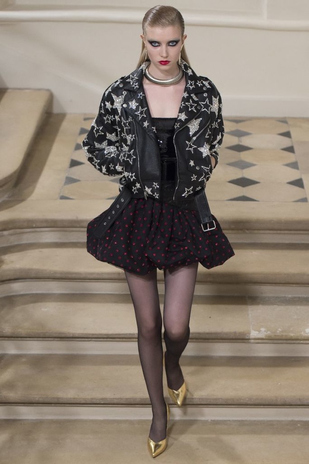 عرض سان لوران لخريف وشتاء 2016-2017