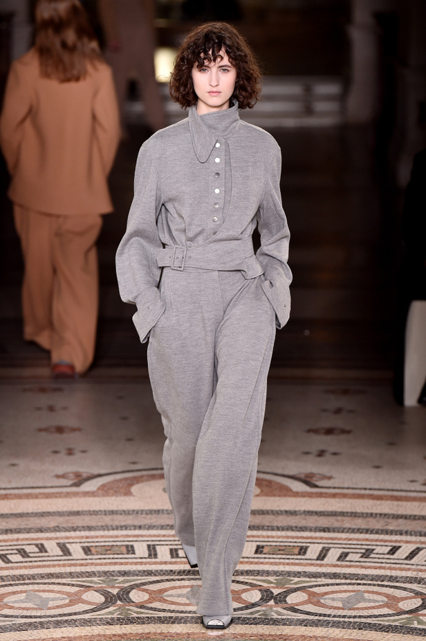 عرض أزياء ستيلا مكارتني لموسم خريف وشتاء 2017