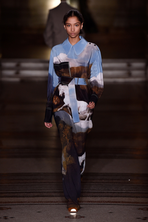 عرض أزياء ستيلا مكارتني لموسم خريف وشتاء 2017