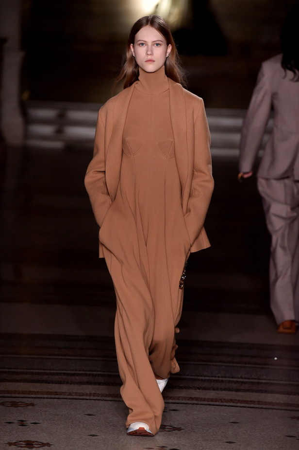 عرض أزياء ستيلا مكارتني لموسم خريف وشتاء 2017