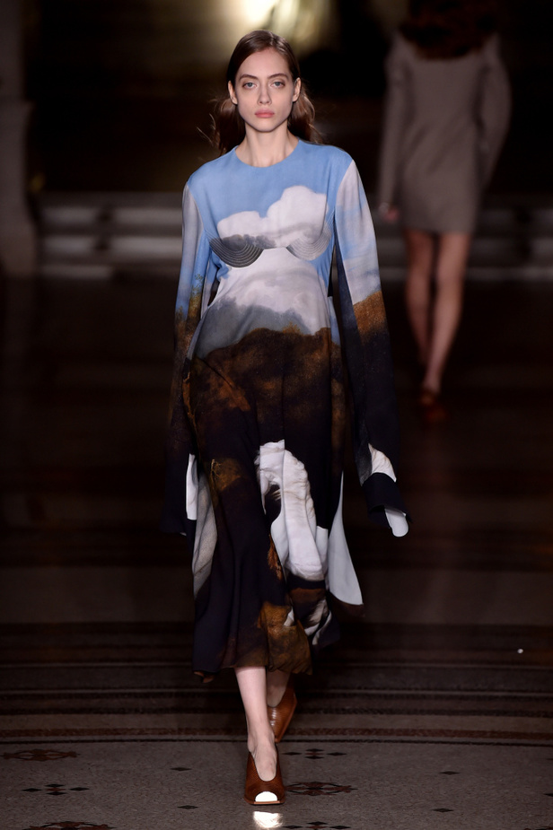 عرض أزياء ستيلا مكارتني لموسم خريف وشتاء 2017