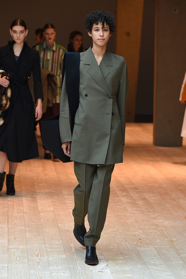 Céline  تطلق مجموعة خريف وشتاء 2017