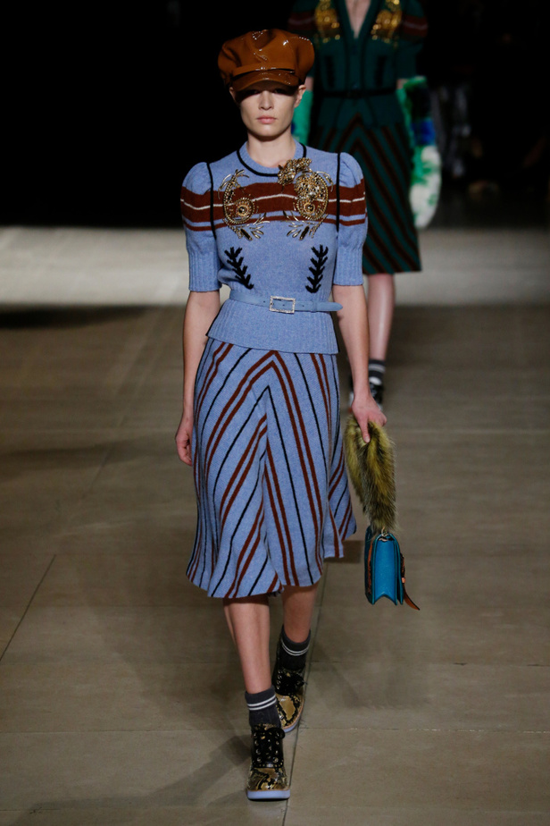 عرض أزياء ميو ميو لموسم خريف وشتاء 2017