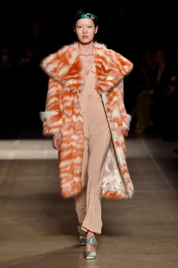 عرض أزياء ميو ميو لموسم خريف وشتاء 2017