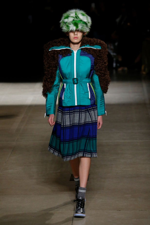 عرض أزياء ميو ميو لموسم خريف وشتاء 2017