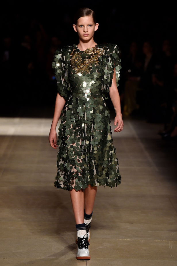 عرض أزياء ميو ميو لموسم خريف وشتاء 2017