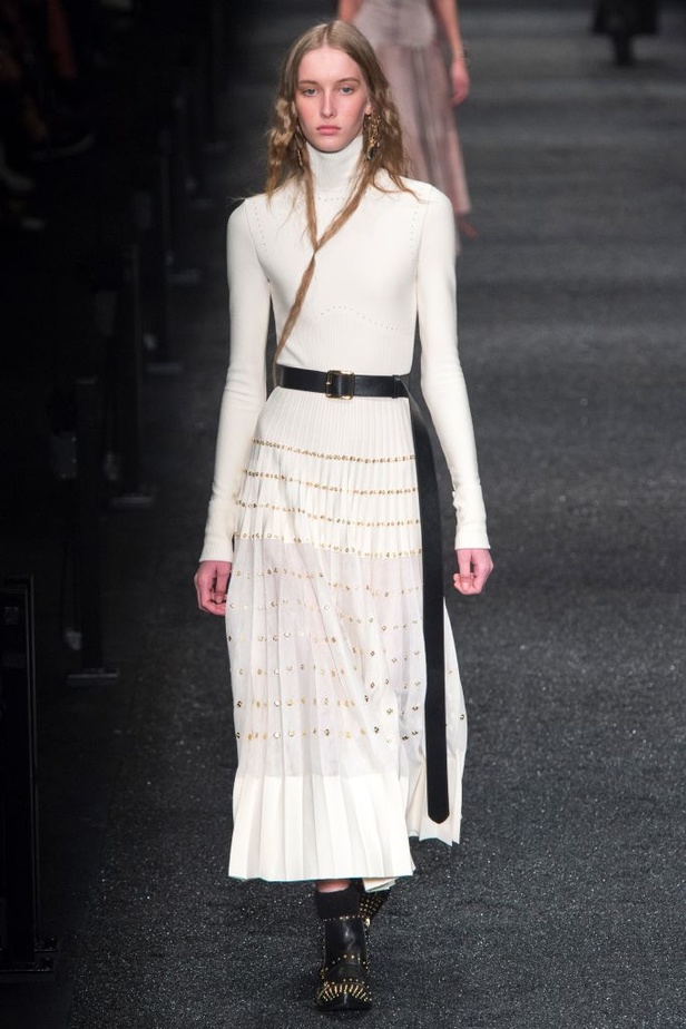 مجموعة الكسندر ماكوين للألبسة الجاهزة لخريف و شتاء 2017