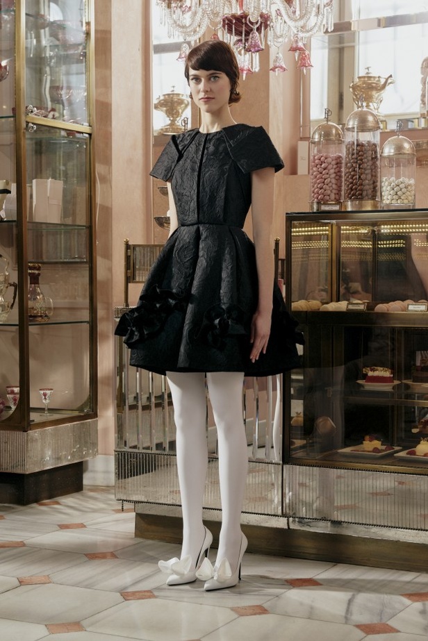 عرض أزياء مجموعة Dice Kayek لموضة خريف وشتاء 2021-2022