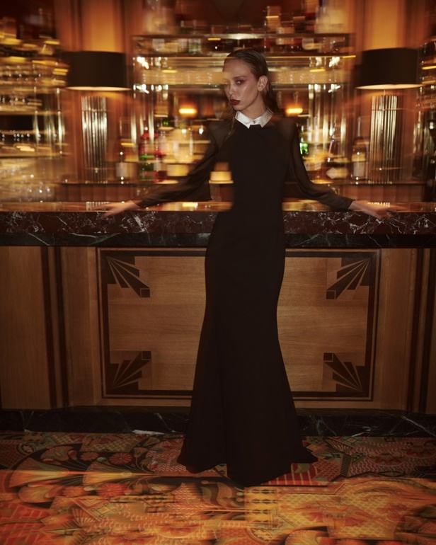 عرض أزياء مجموعة Alexis Mabille لخريف وشتاء 2021-2022