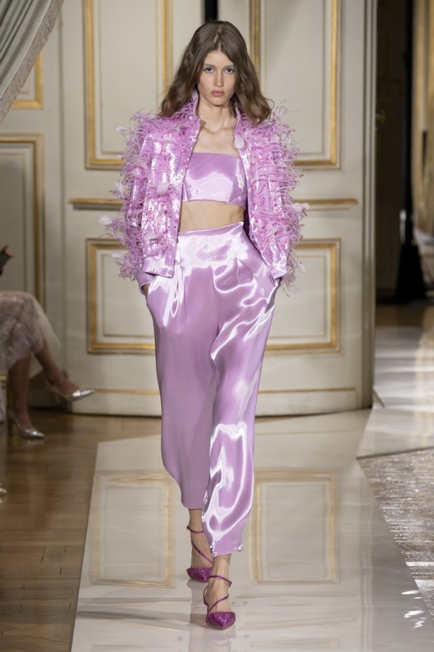 عرض ازياء مجموعة GIORGIO ARMANI PRIVE للهوت كوتور لخريف 2021 في باريس