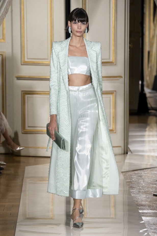 عرض ازياء مجموعة GIORGIO ARMANI PRIVE للهوت كوتور لخريف 2021 في باريس