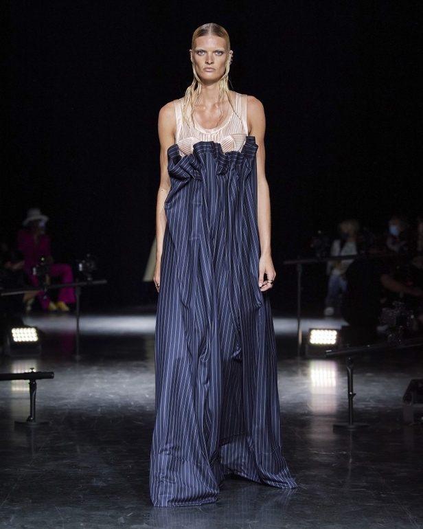 من مجموعة Jean Paul Gaultier للهوت كوتور لموسم خريف وشتاء 2021-2022