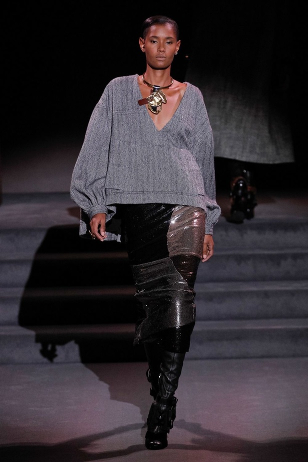 توم فورد يتخطى التقاليد ويطرح ازياء شتاء 2016