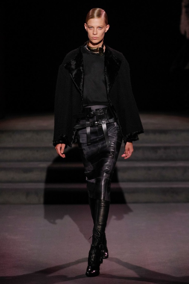 توم فورد يتخطى التقاليد ويطرح ازياء شتاء 2016