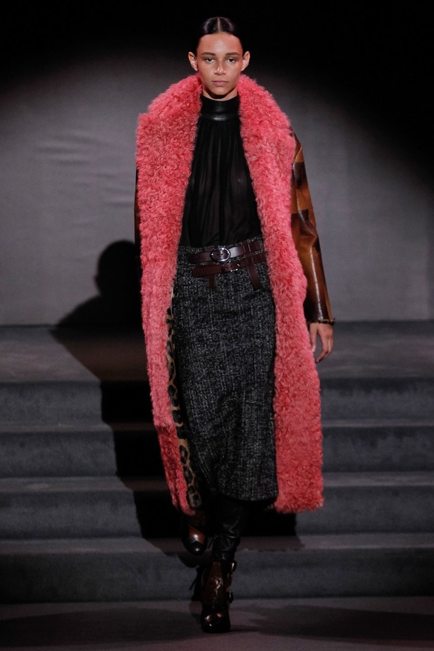 توم فورد يتخطى التقاليد ويطرح ازياء شتاء 2016