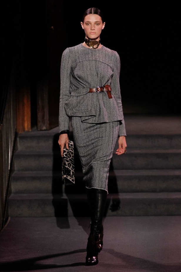 توم فورد يتخطى التقاليد ويطرح ازياء شتاء 2016