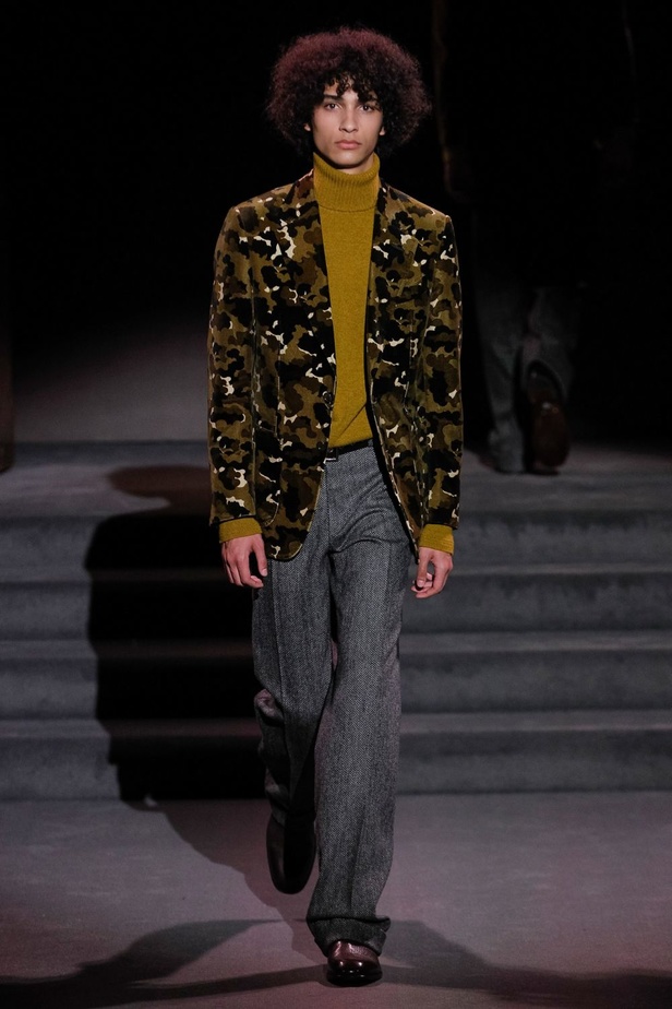 توم فورد يتخطى التقاليد ويطرح ازياء شتاء 2016