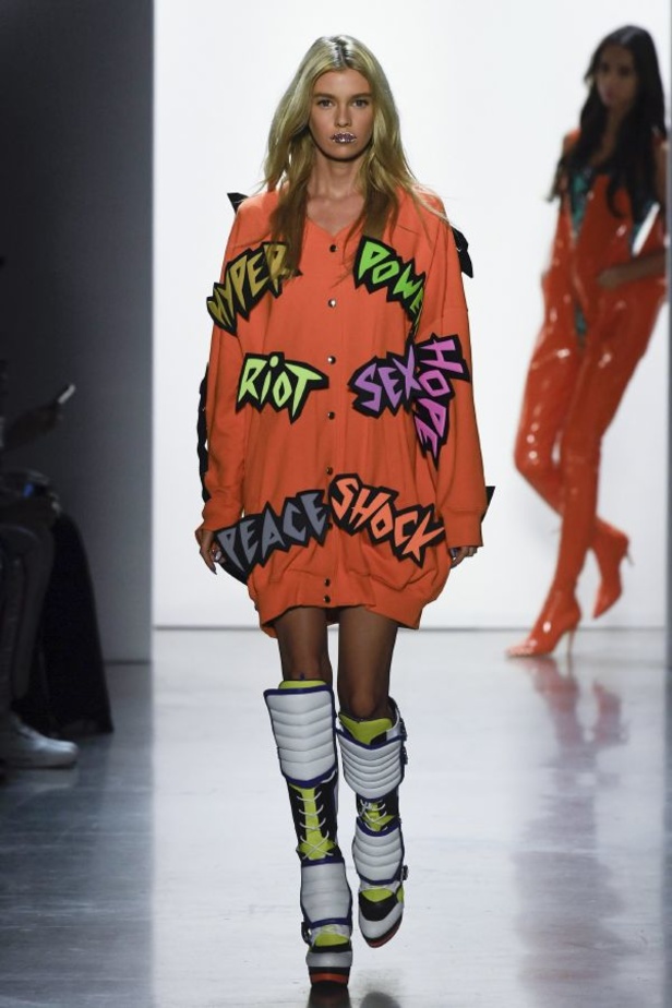مجموعة Jeremy Scott لربيع وصيف ٢٠١٩ !