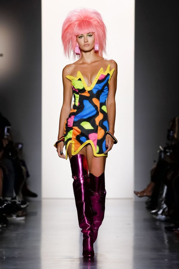 اسبوع الموضة في نيويورك 2019 ازياء JEREMY SCOTT الفاخرة لربيع و صيف 2020  