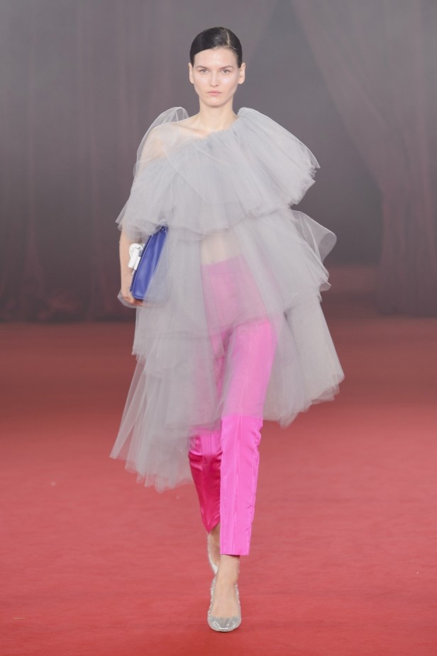 مجموعة أزياء اوف وايت لربيع ٢٠١٨