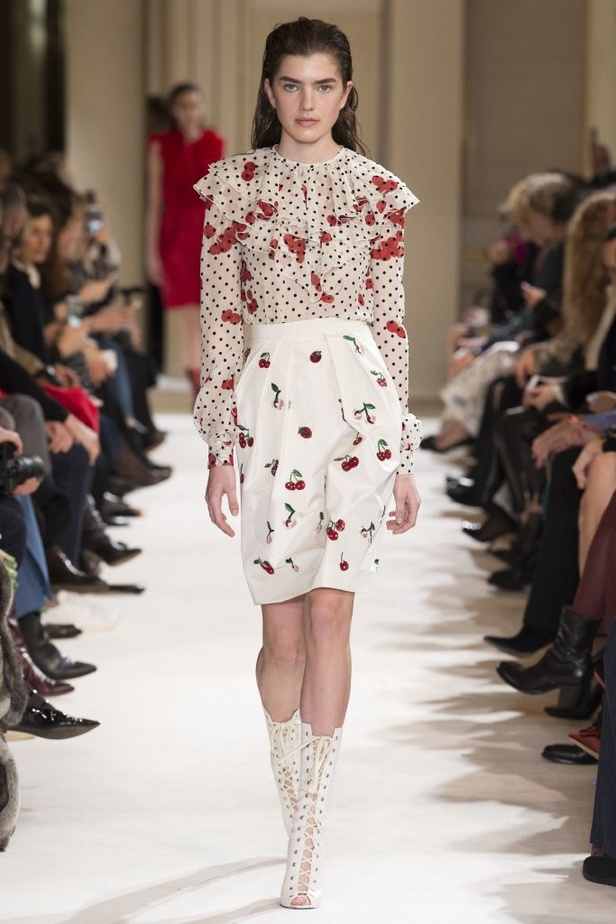 مجموعة جيامباتيستا فالي Giambattista Valli لخريف وشتاء 2017