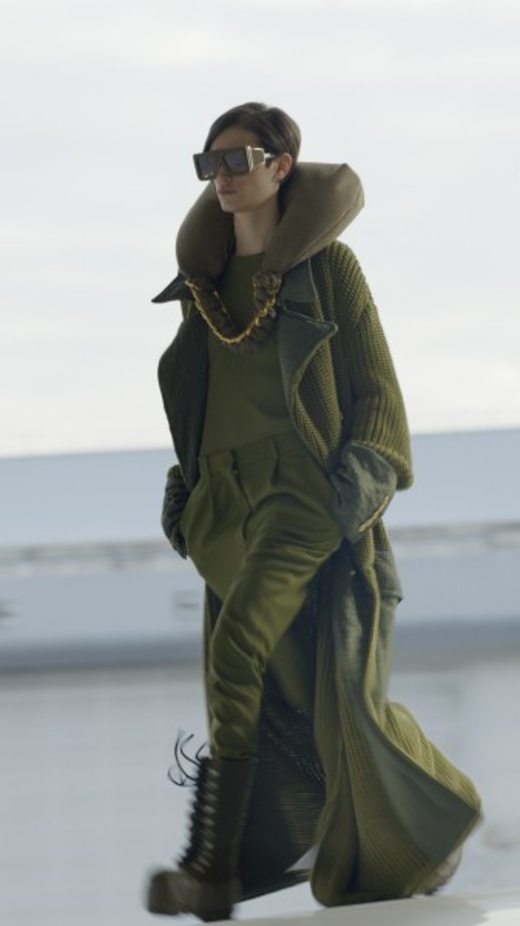 عرض أزياء Balmain لخريف وشتاء 2021-2022