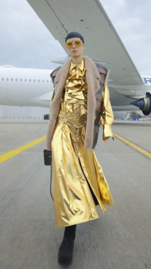 عرض أزياء Balmain لخريف وشتاء 2021-2022