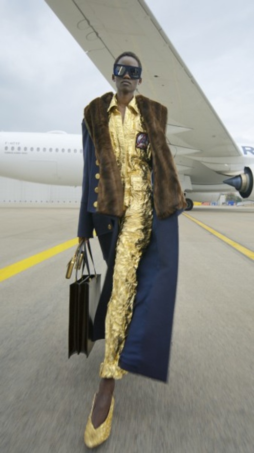 عرض أزياء Balmain لخريف وشتاء 2021-2022