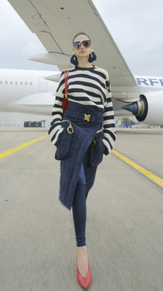 عرض أزياء Balmain لخريف وشتاء 2021-2022