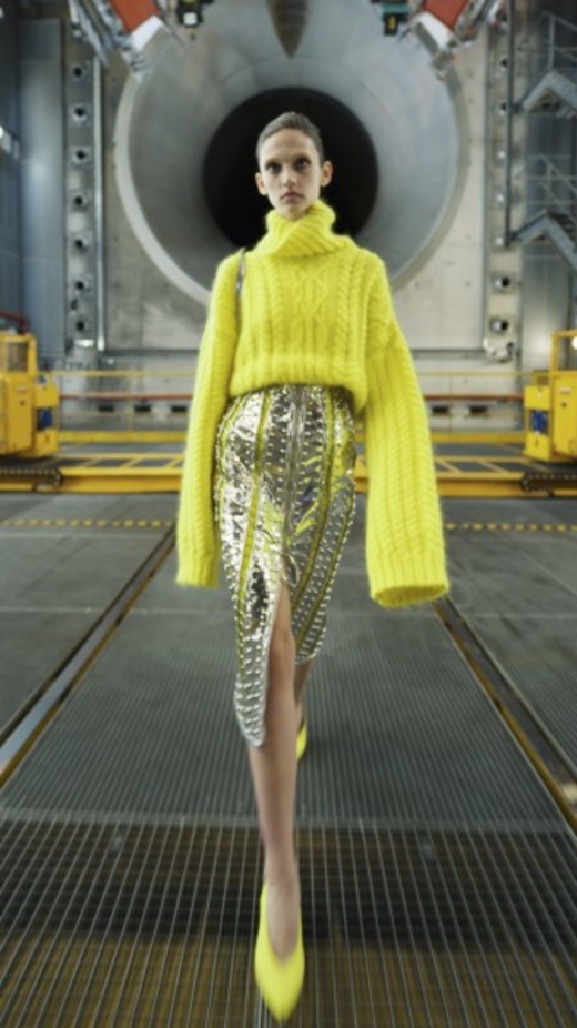 عرض أزياء Balmain لخريف وشتاء 2021-2022