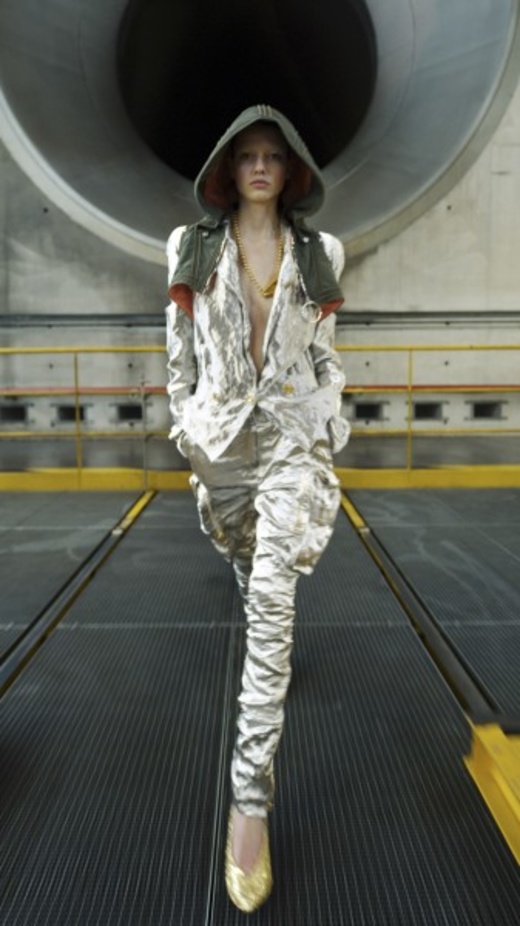 عرض أزياء Balmain لخريف وشتاء 2021-2022