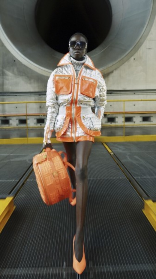 عرض أزياء Balmain لخريف وشتاء 2021-2022