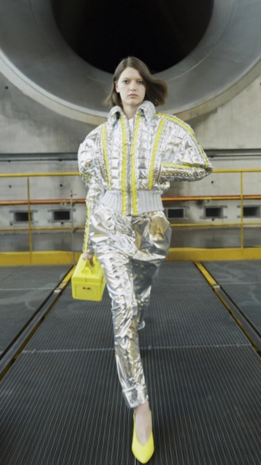 عرض أزياء Balmain لخريف وشتاء 2021-2022