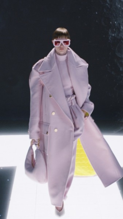 عرض أزياء Balmain لخريف وشتاء 2021-2022