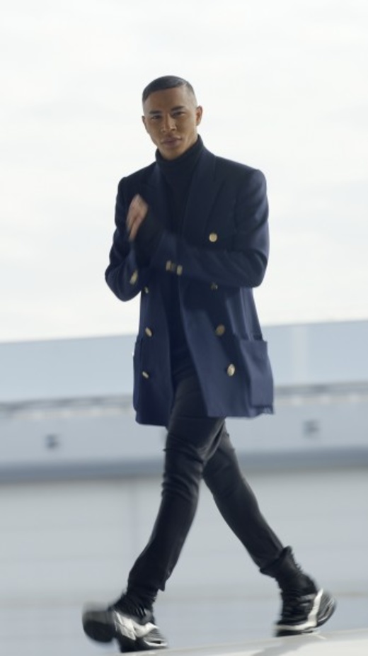 عرض أزياء Balmain لخريف وشتاء 2021-2022