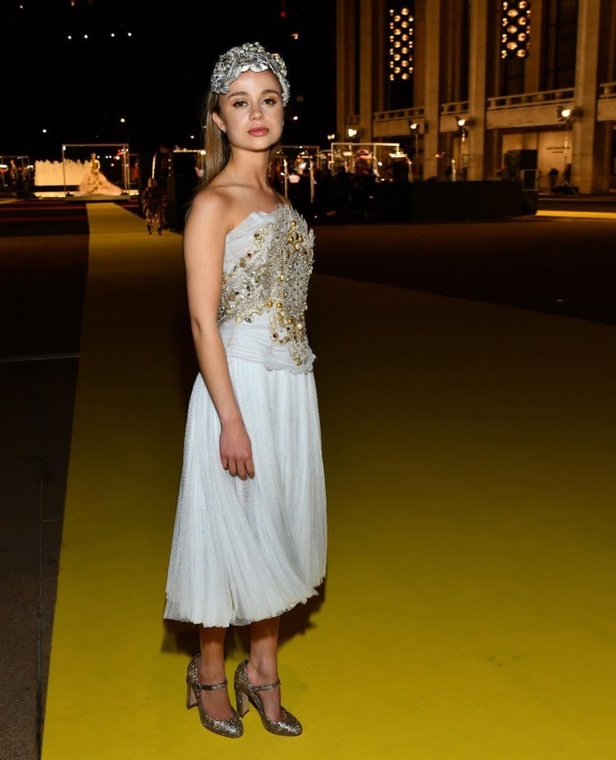 فساتين سهرة  مبتكرة في عرض دولتشي آند غابانا التامودا في نيويورك