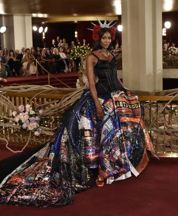 فساتين سهرة  مبتكرة في عرض دولتشي آند غابانا التامودا في نيويورك