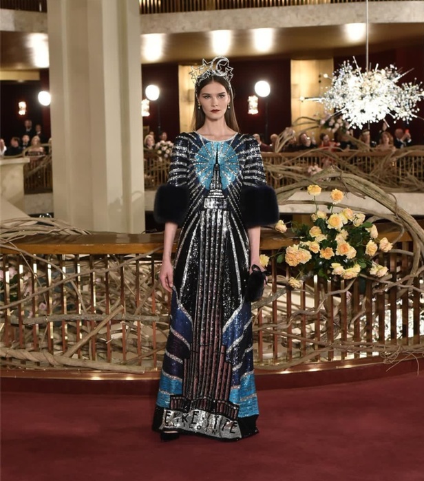 فساتين سهرة  مبتكرة في عرض دولتشي آند غابانا التامودا في نيويورك