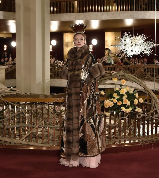 فساتين سهرة  مبتكرة في عرض دولتشي آند غابانا التامودا في نيويورك