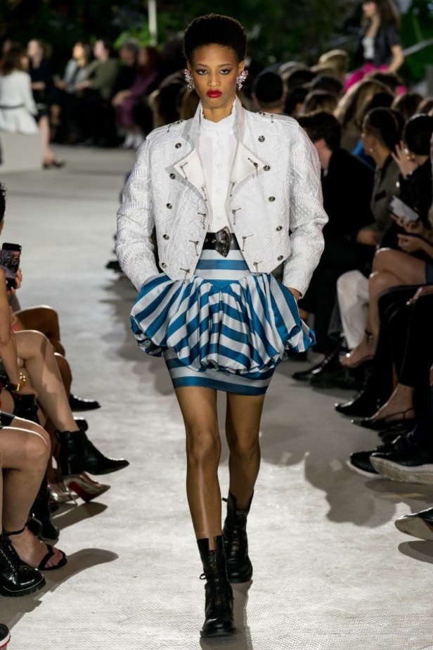 لويس فيتون تحوّل مطار نيويورك إلى منصة لعرض مجموعة 2020 Cruise Collection