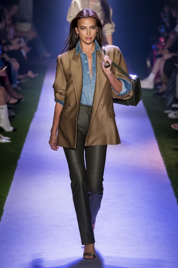 مجموعة Brandon Maxwell لربيع 2020
