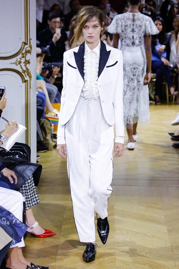 مجموعة "جون غاليانو" John Galliano لموسم ربيع وصيف 2018