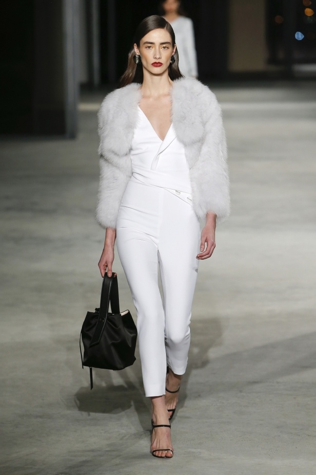 عرض أزياء Cushnie et Ochs لخريف وشتاء 2018 !