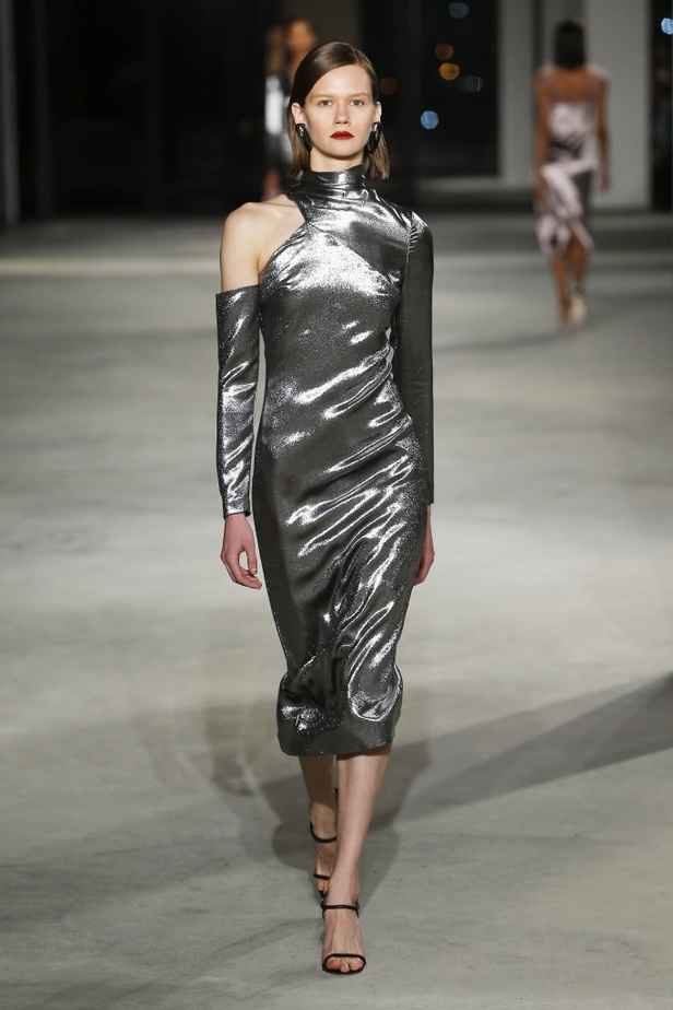 عرض أزياء Cushnie et Ochs لخريف وشتاء 2018 !