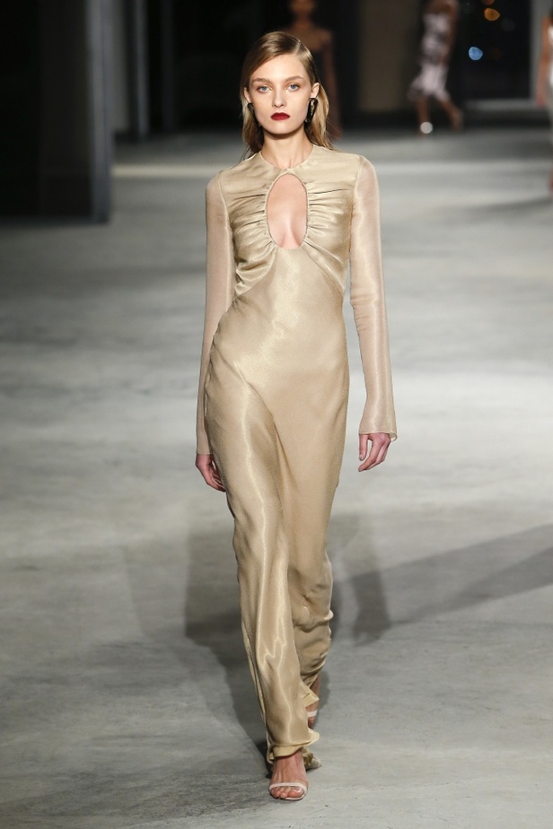 عرض أزياء Cushnie et Ochs لخريف وشتاء 2018 !