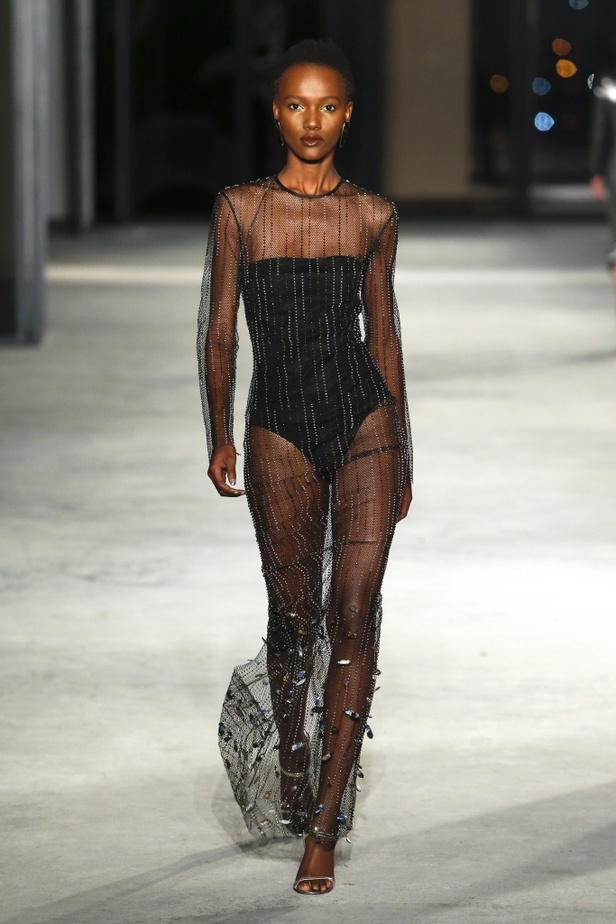 عرض أزياء Cushnie et Ochs لخريف وشتاء 2018 !