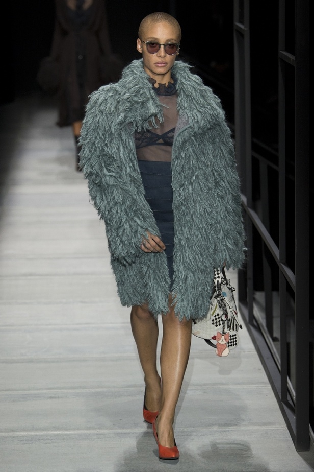 عرض ازياء مجموعة بوتيغا فينيتا لخريف وشتاء 2018